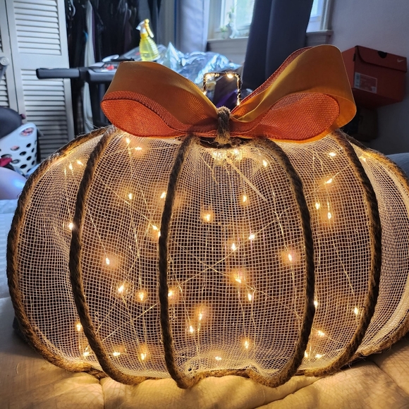 Pumpkin wreath with lights - Picture 3 of 6